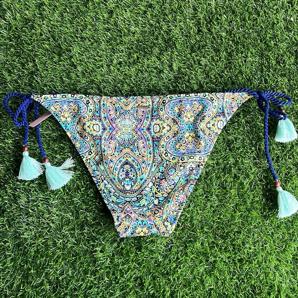 VICTORIAS SECRET Bikini Bundle size large - Picture 11 of 11